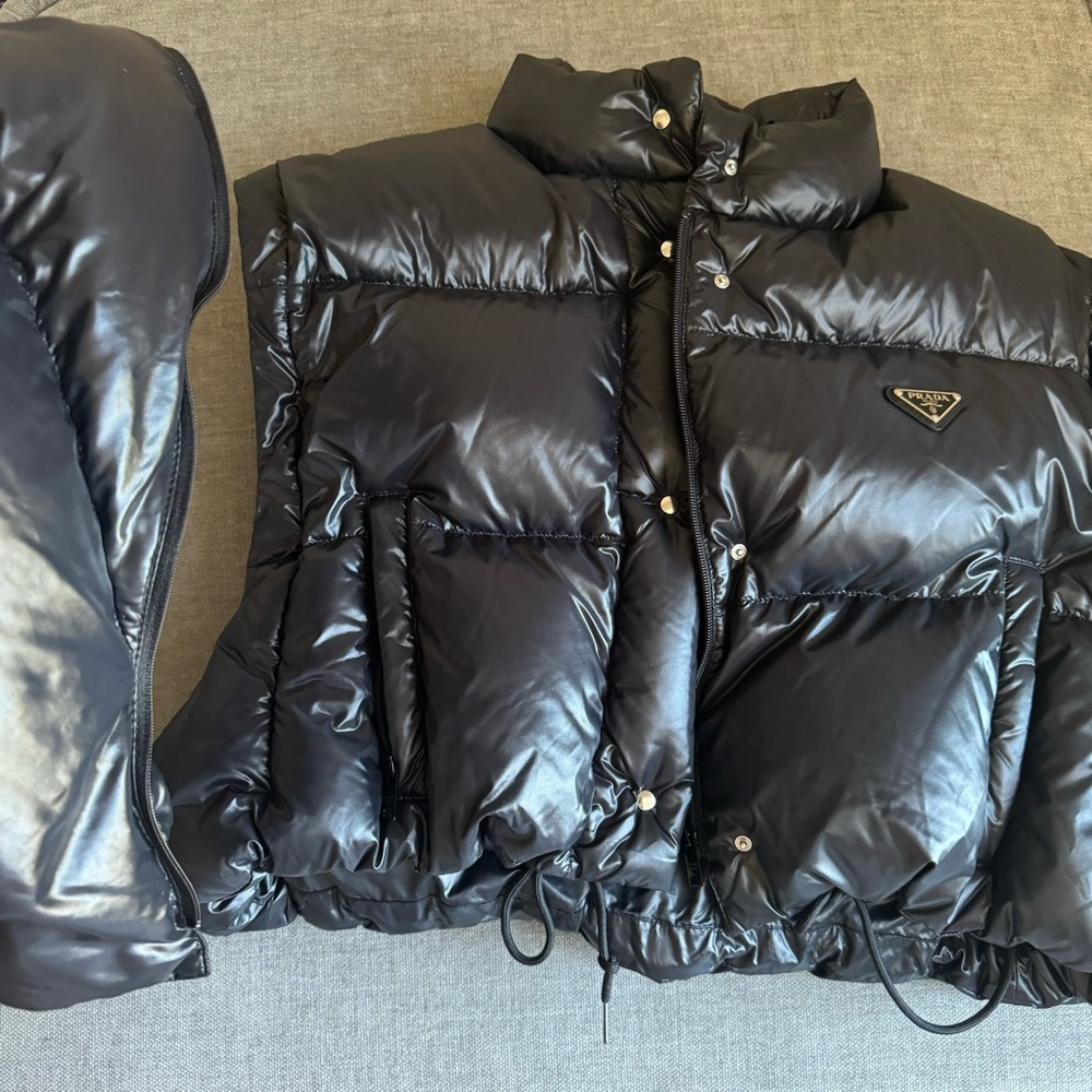 Prada detached sleeves black down jacket size42